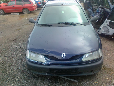 Renault LAGUNA 1997 2.2 машиностроение